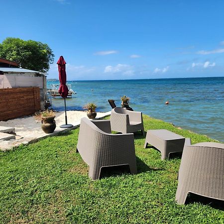Duplex En Bord De Mer Fare Tahitea Pension Taputapuapea Eksteriør bilde